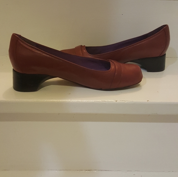 Shoes - Picture 6 of 7